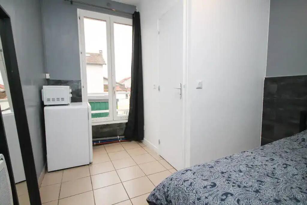 01 - Chambre Avec Lit Double Ideal Jo 2024 Saint-Denis  Extérieur photo